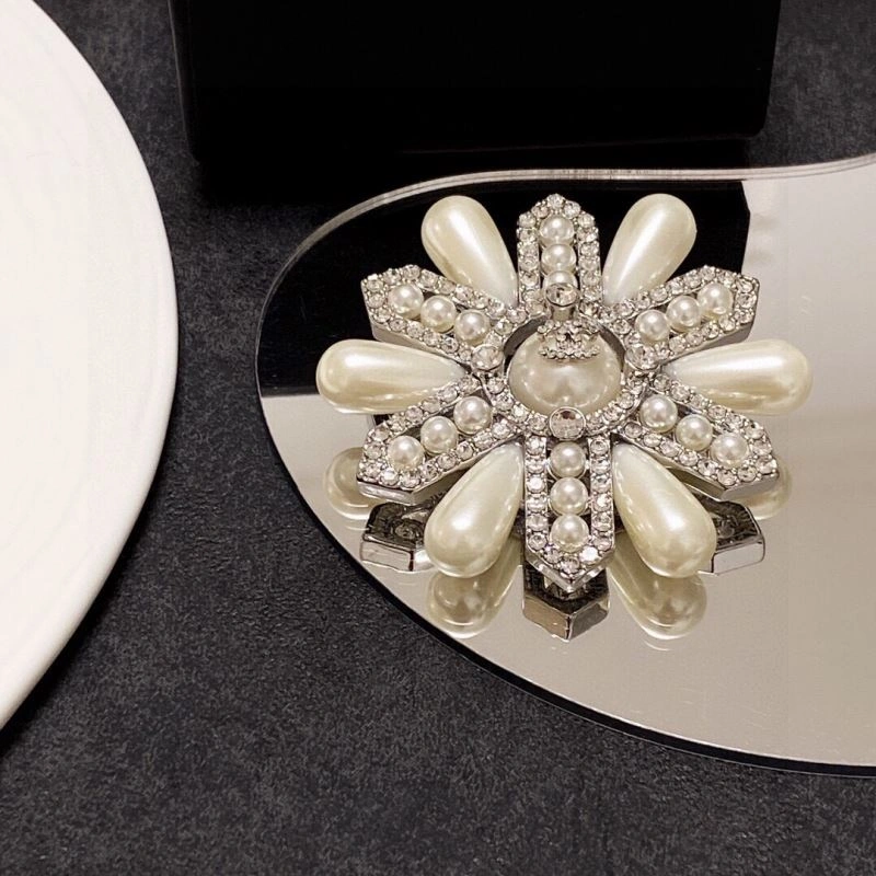 Chxnxl Brooches Timeless 292200