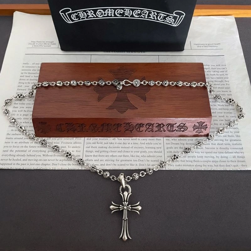 GoAnywhere Chrxmx Hxxrts Necklaces 300436