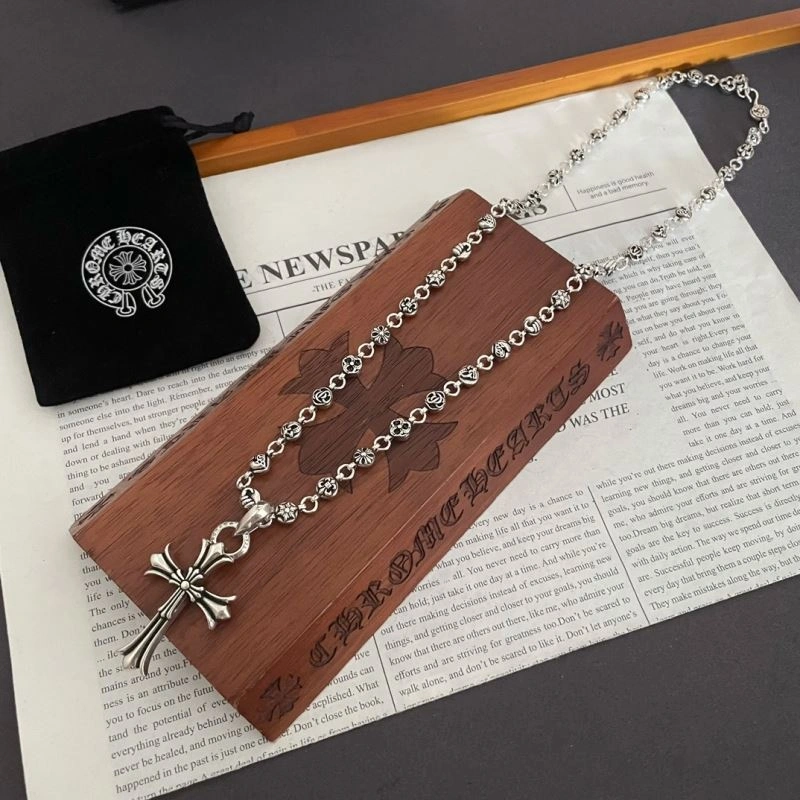 GoAnywhere Chrxmx Hxxrts Necklaces 300436