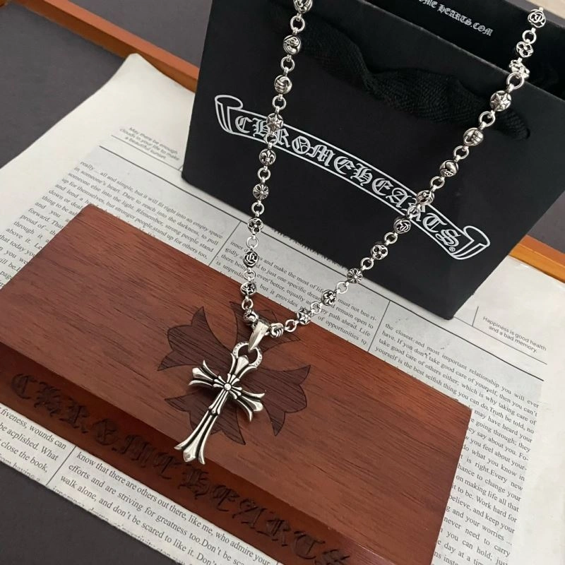 GoAnywhere Chrxmx Hxxrts Necklaces 300436