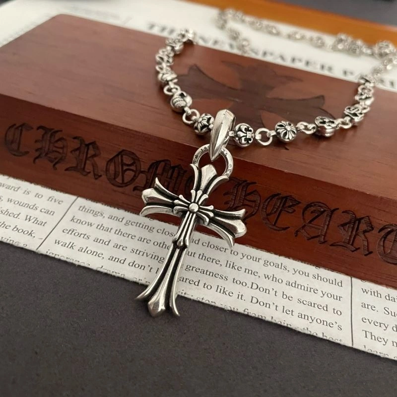 GoAnywhere Chrxmx Hxxrts Necklaces 300436
