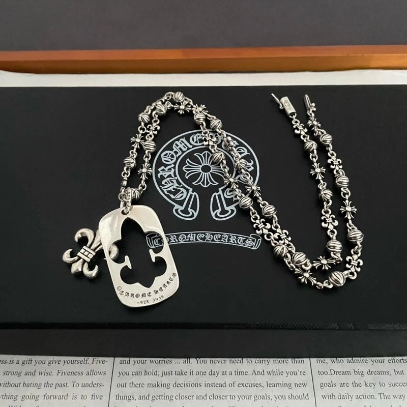Trendy Chrxmx Hxxrts Necklaces 300410