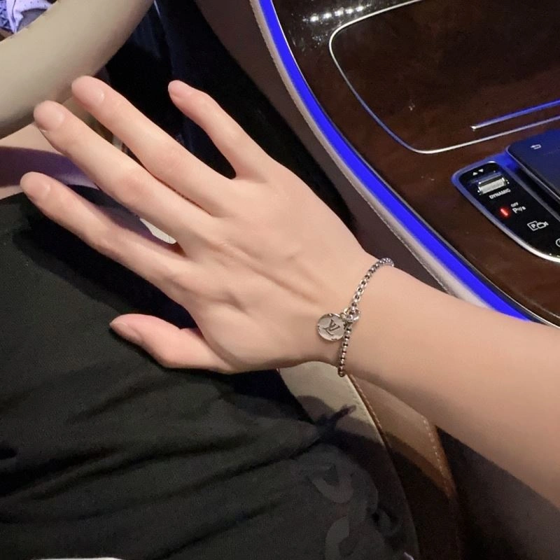 Fashionable LX Bracelets 311741