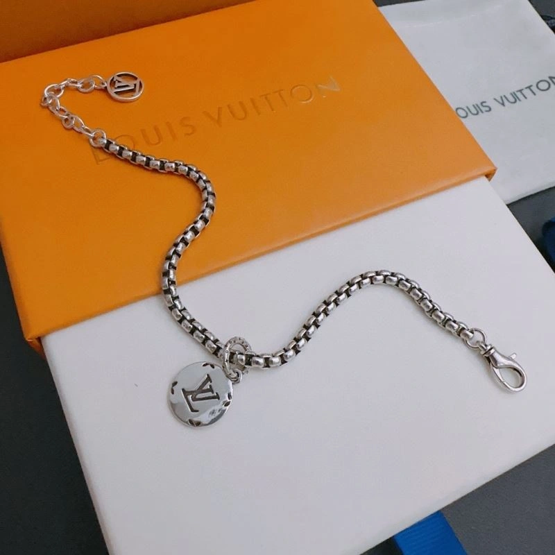 Fashionable LX Bracelets 311741