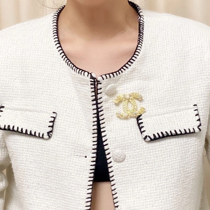 Timeless Chxnxl Brooches 292178