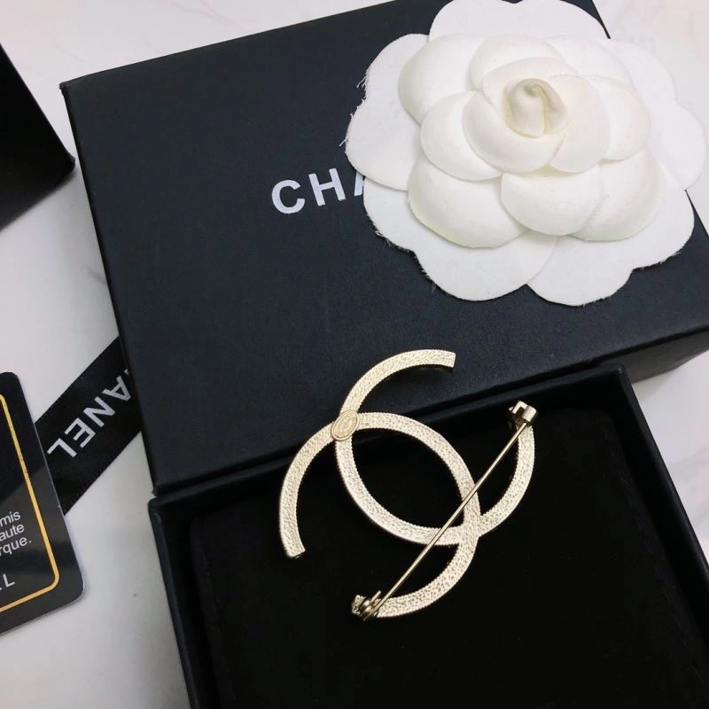 Affordable Chxnxl Brooches 292165