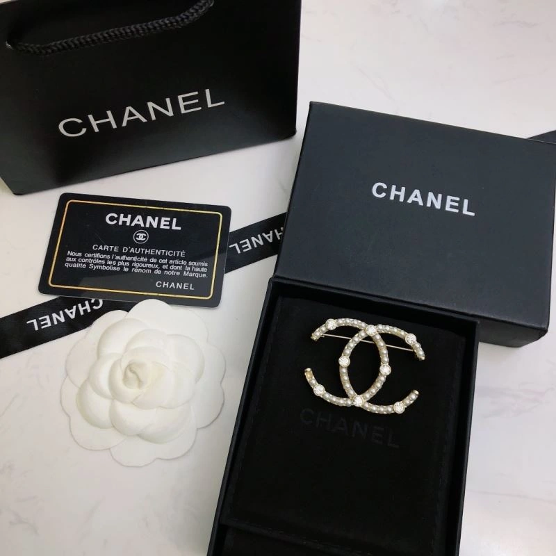 Affordable Chxnxl Brooches 292165