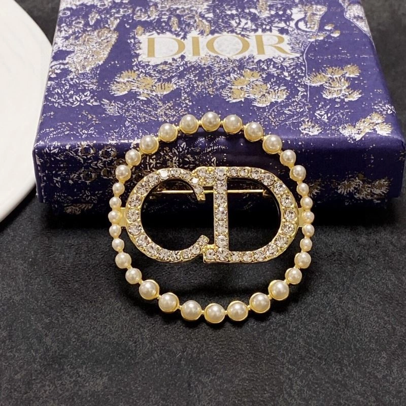 Christian Dxxr Brooches Trendsetting 295448