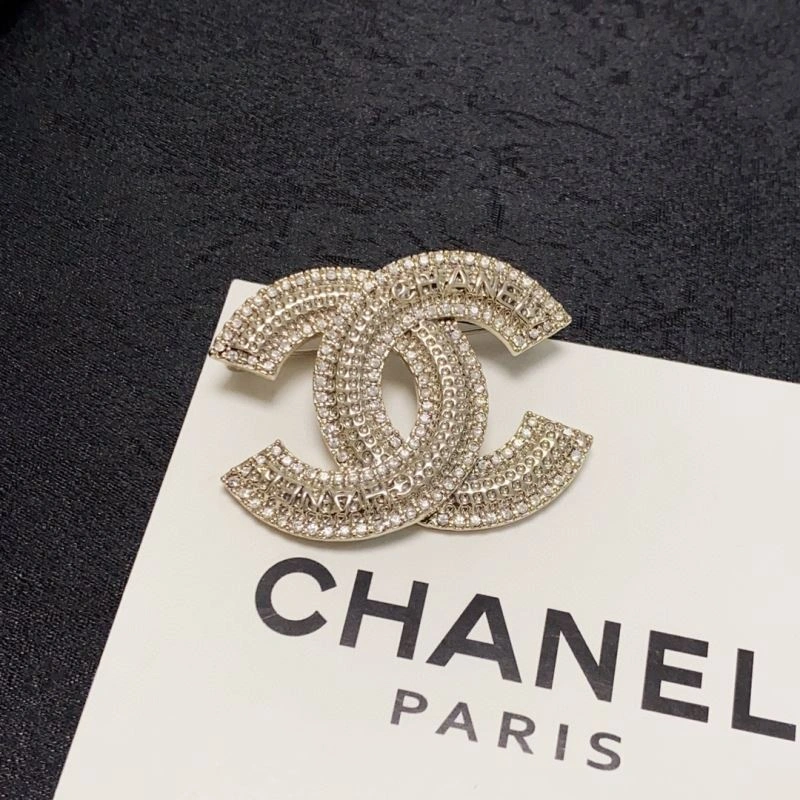 Lightweight Chxnxl Brooches 292158