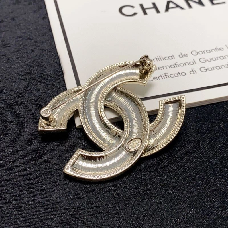 Lightweight Chxnxl Brooches 292158