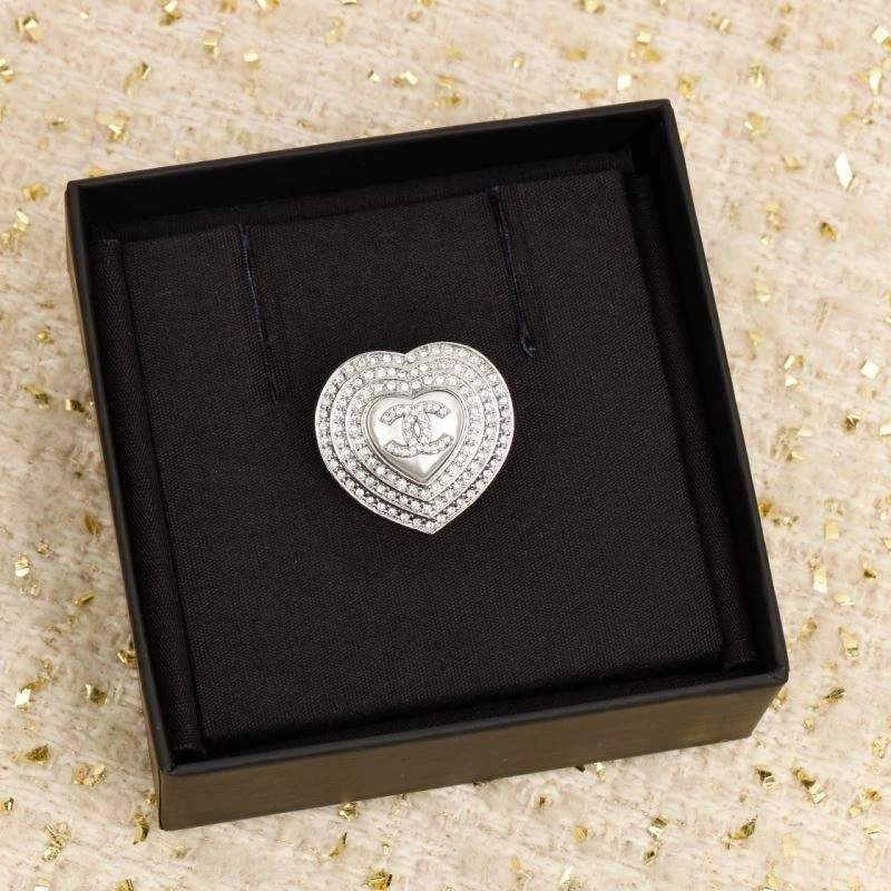 Bold Chxnxl Brooches 292155