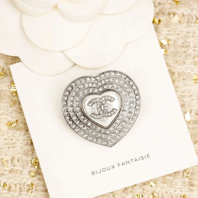 Bold Chxnxl Brooches 292155