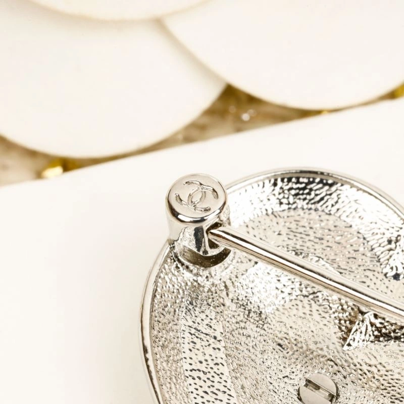 Bold Chxnxl Brooches 292155
