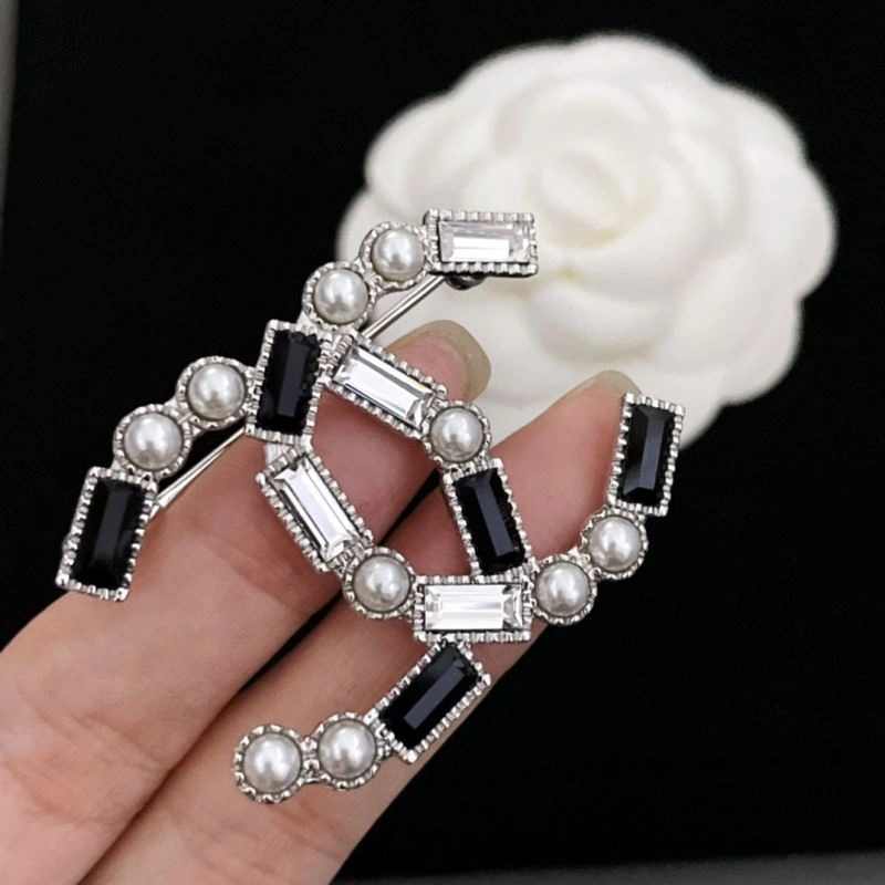 Chxnxl Brooches Soft 292149
