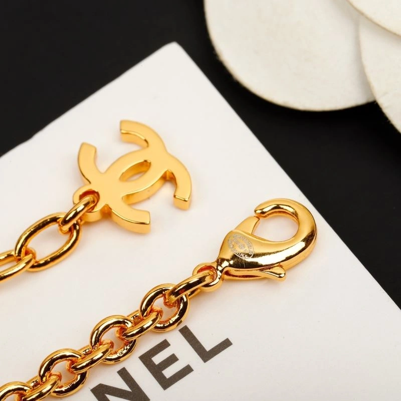 Minimalist Chxnxl Brooches 292139