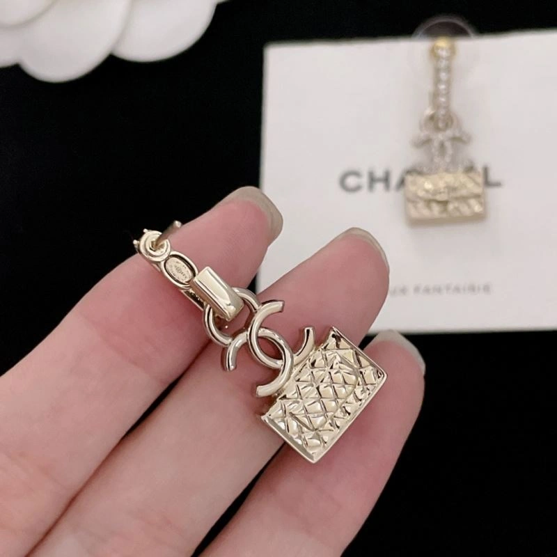 Sleek Chxnxl Earrings 290832