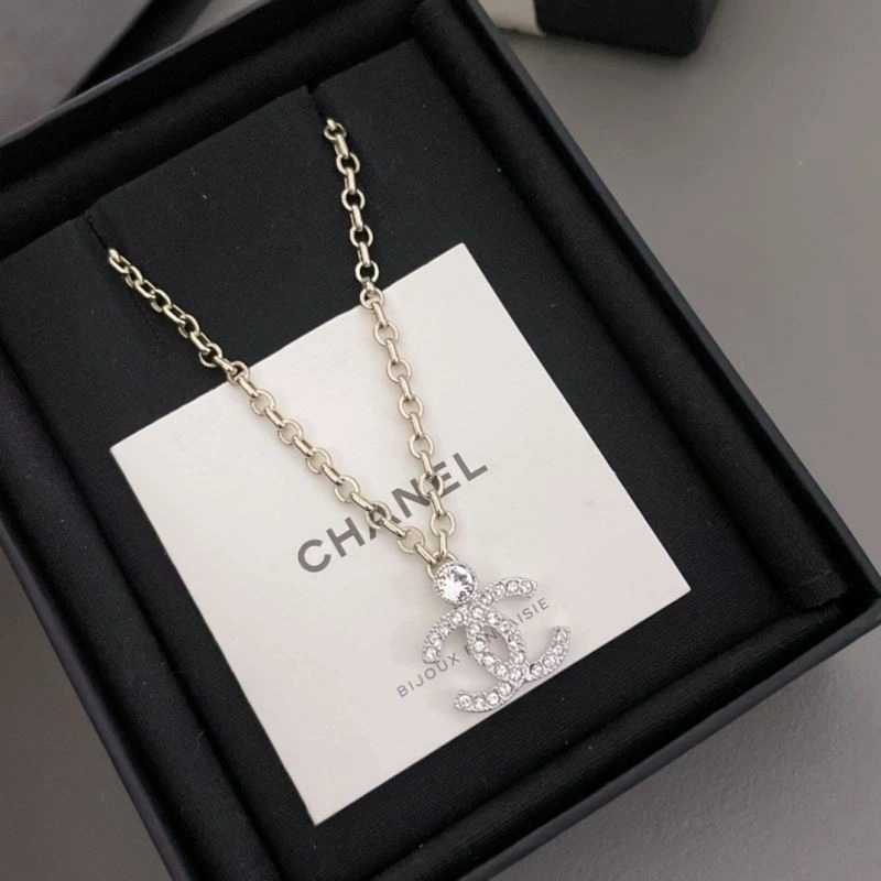 EyeCatching Chxnxl Brooches 292138