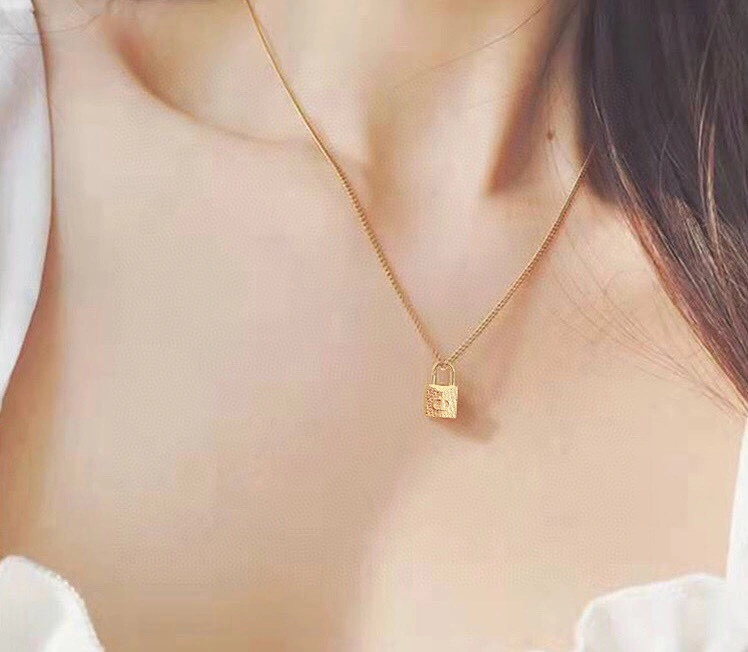 Flexible Christian Dxxr Necklaces 293644