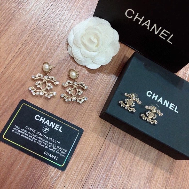 Fashionable Chxnxl Earrings 290838