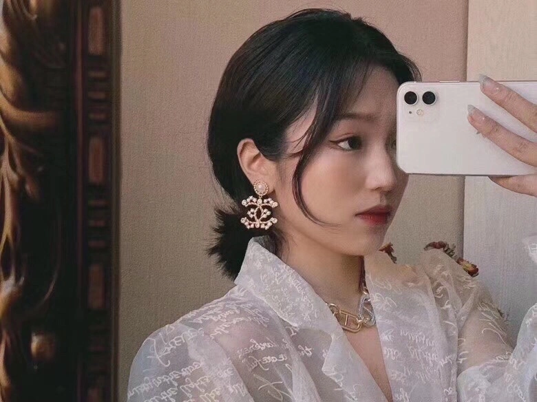 Fashionable Chxnxl Earrings 290838