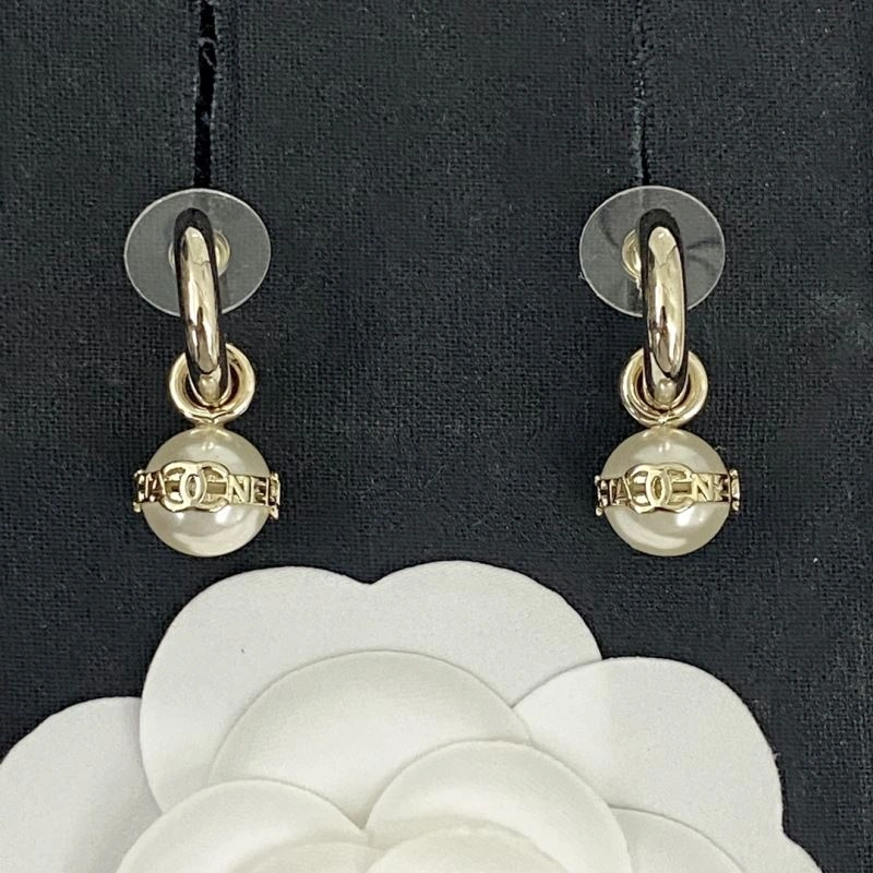 Elegant Chxnxl Earrings 290825