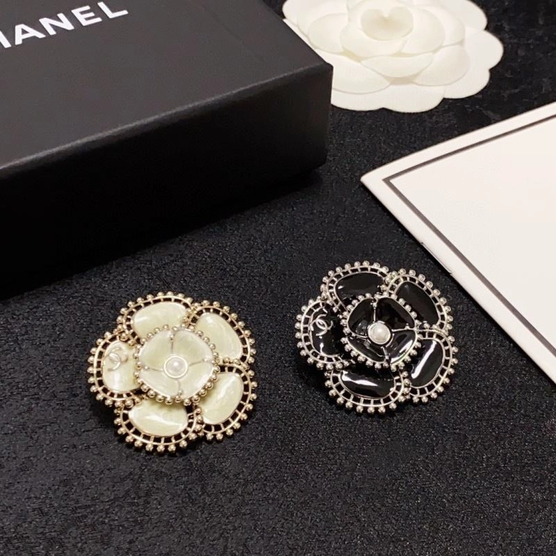 Elegant Chxnxl Brooches 292128
