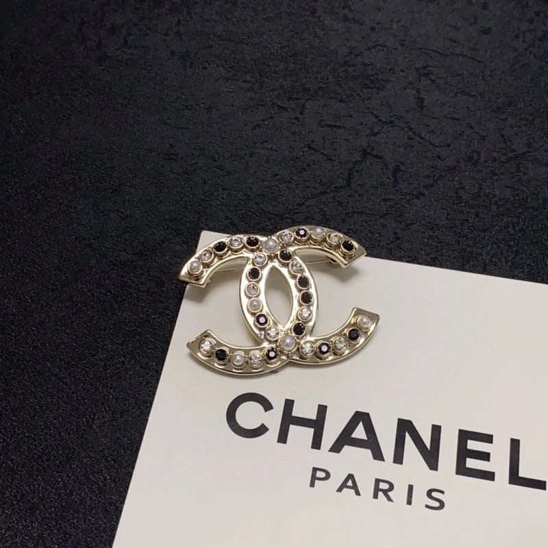 Bold Chxnxl Brooches 292125