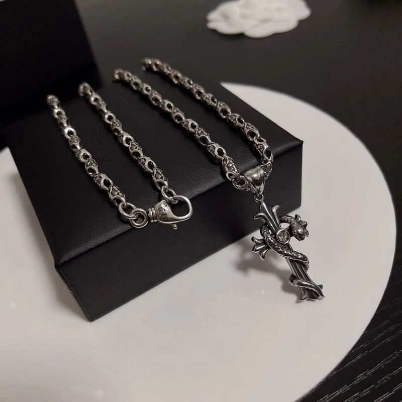 EyeCatching Chrxmx Hxxrts Necklaces 300366