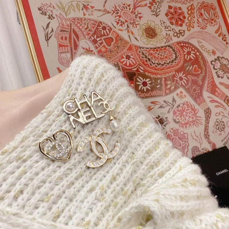 Unique Chxnxl Brooches 292121
