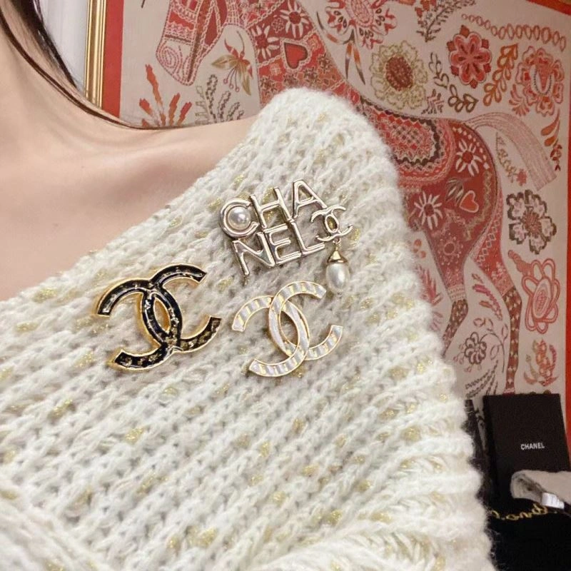 Unique Chxnxl Brooches 292121