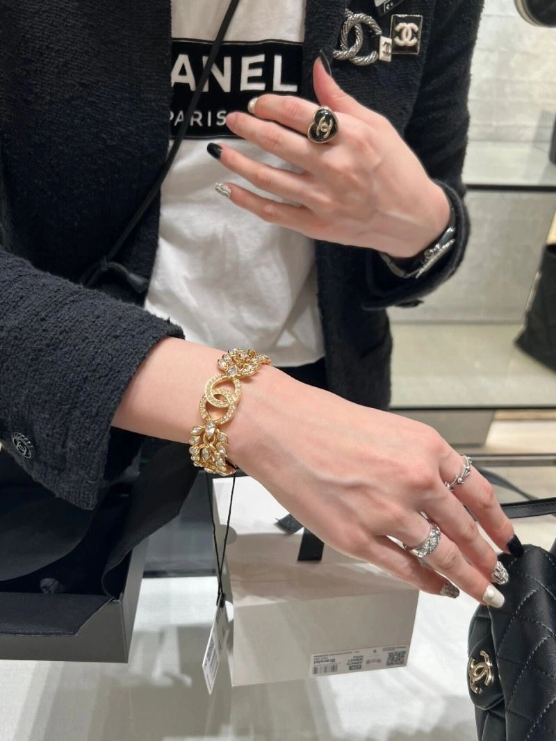 Versatile Chxnxl Bracelets 293047