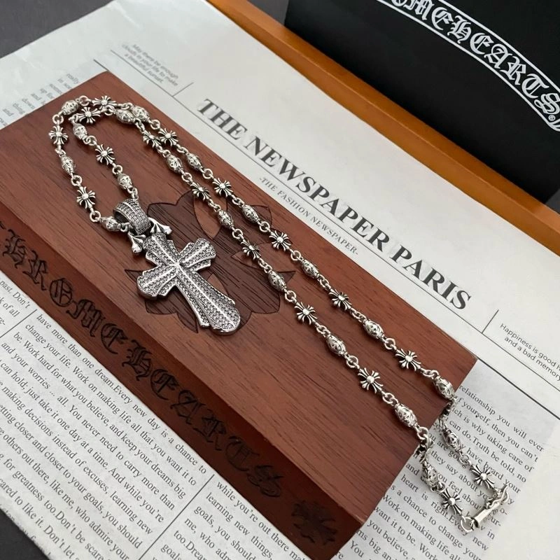 Compact Chrxmx Hxxrts Necklaces 300352