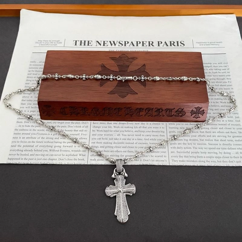 Compact Chrxmx Hxxrts Necklaces 300352
