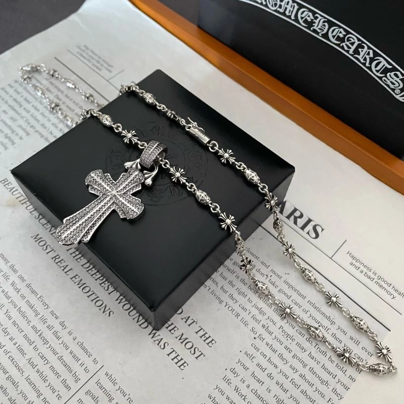 Compact Chrxmx Hxxrts Necklaces 300352