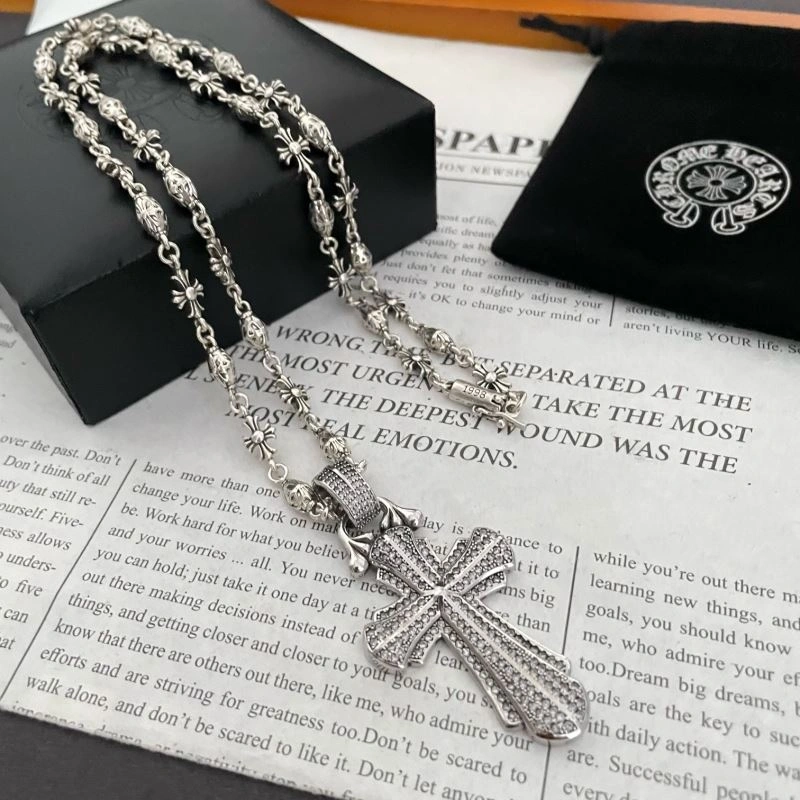 Compact Chrxmx Hxxrts Necklaces 300352