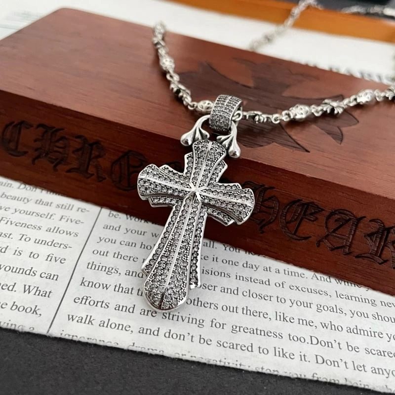 Compact Chrxmx Hxxrts Necklaces 300352
