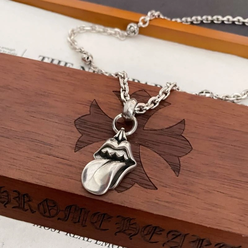 Fashionable Chrxmx Hxxrts Necklaces 300348