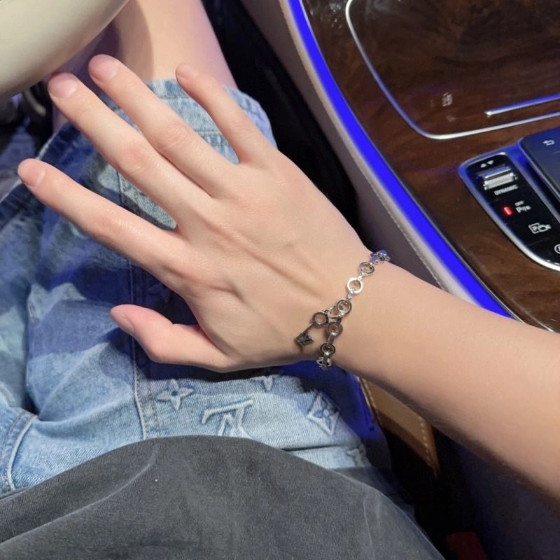 Practical LX Bracelets 311696