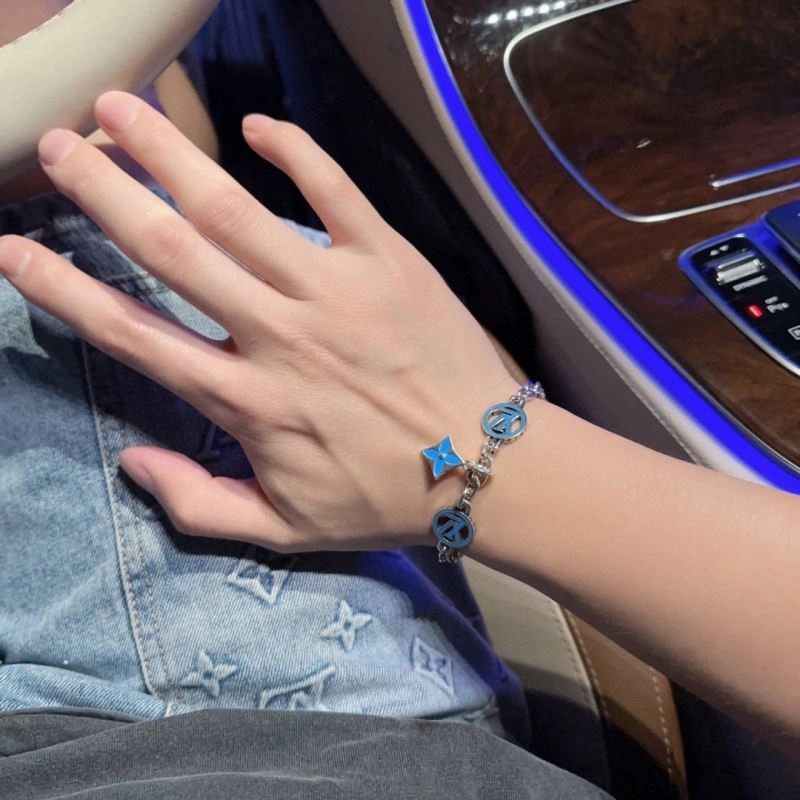 Comfortable LX Bracelets 311707
