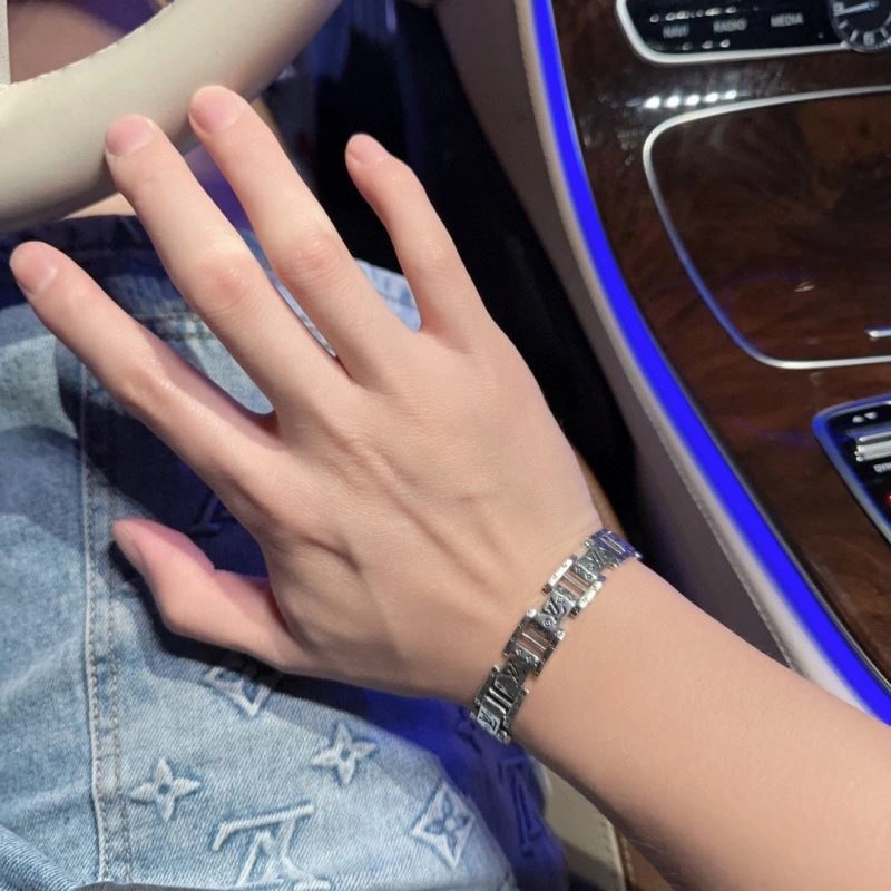 Fashionable LX Bracelets 311693