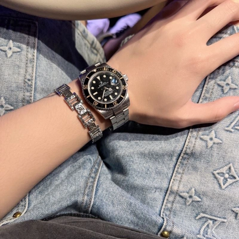 Fashionable LX Bracelets 311693