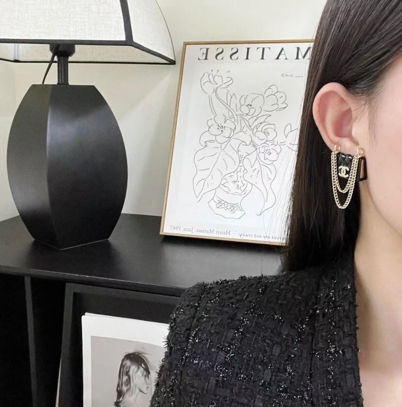 Sleek Chxnxl Earrings 290790