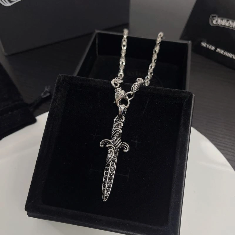 Chrxmx Hxxrts Necklaces DailyWear 300345