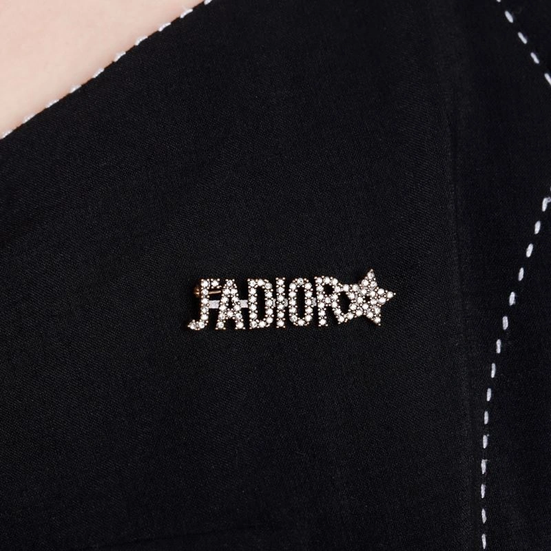 Modern Christian Dxxr Brooches 295440