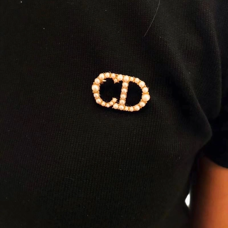 Christian Dxxr Brooches DailyWear 295444