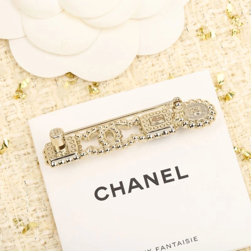 WellDesigned Chxnxl Brooches 292095