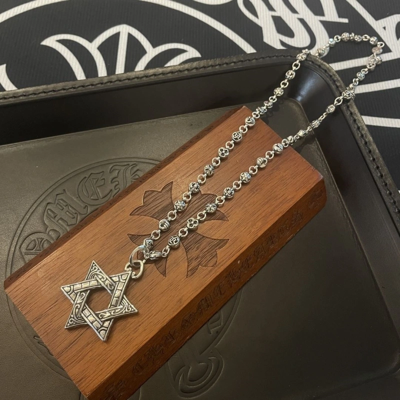 ModernLook Chrxmx Hxxrts Necklaces 299911