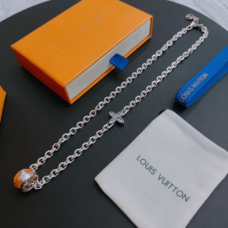 Compact LX Necklaces 310945