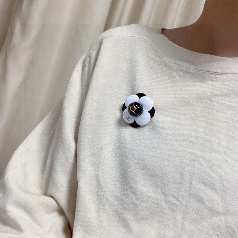Popular Chxnxl Brooches 289351