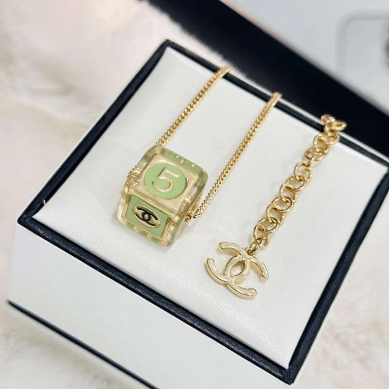 Trendsetting Chxnxl Necklaces 288340